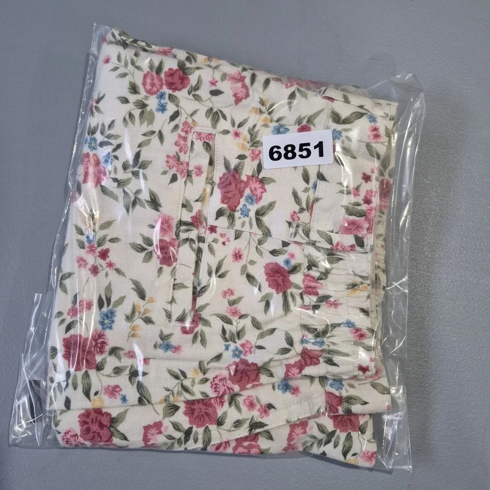 Vintage Shorts Womens 10 Cream Floral Linen‎ Blend High Rise Pleated Cottagecore